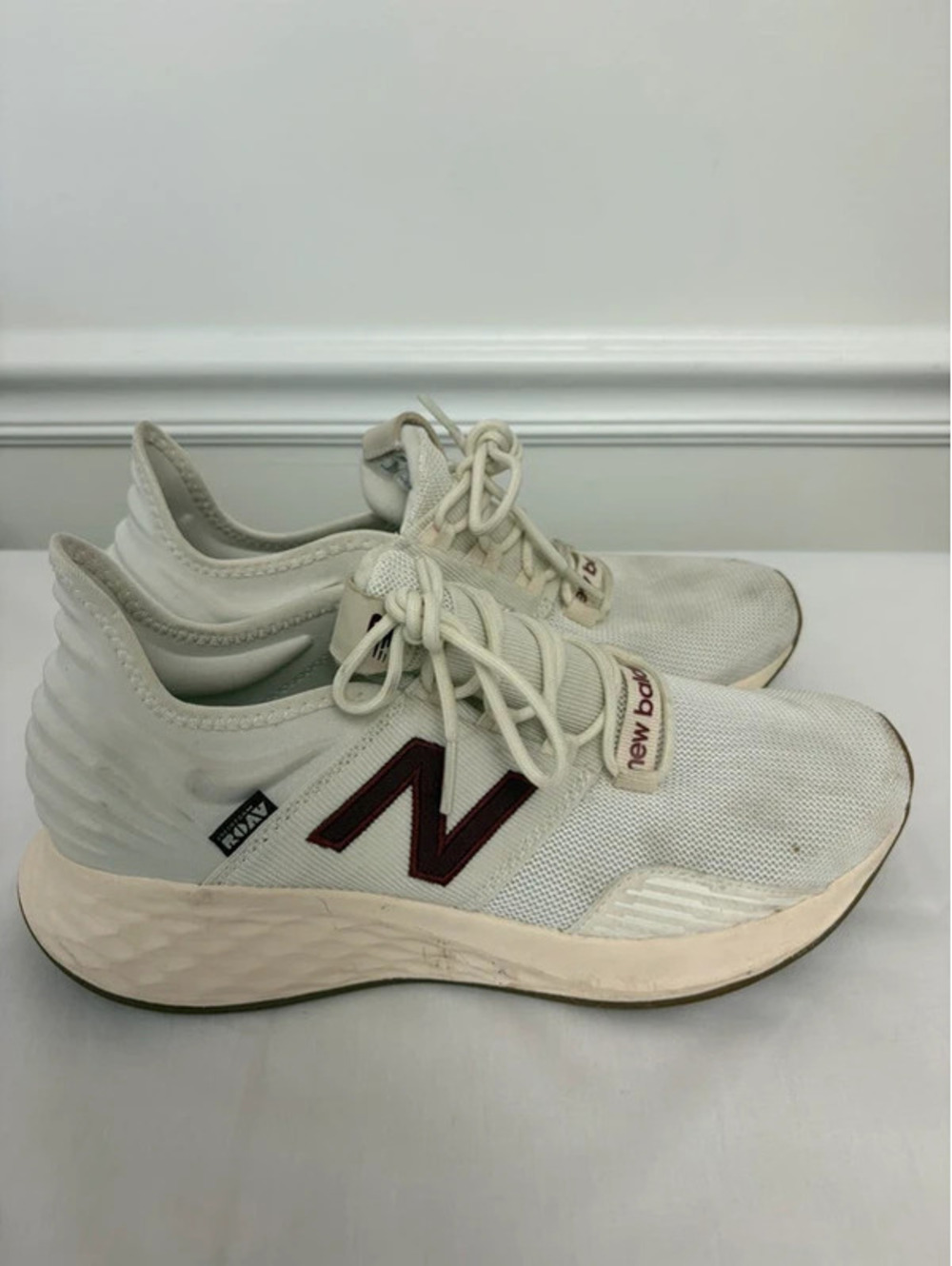 New Balance Fresh Foam Roav Women’s Size 9 Beige Burgundy Running Sneakers